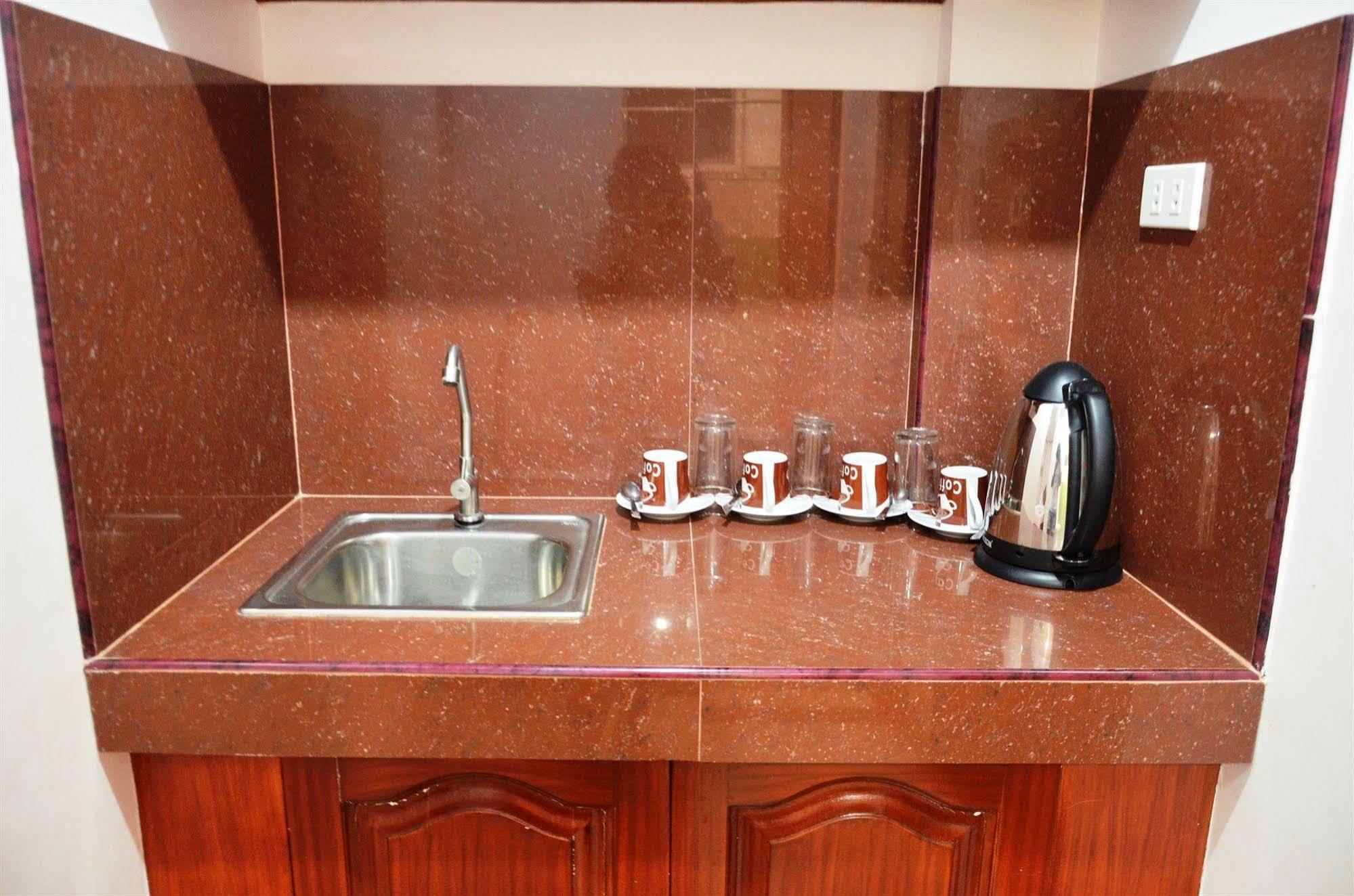 Casa D' Estrella Apartelle Balabag  Екстериор снимка