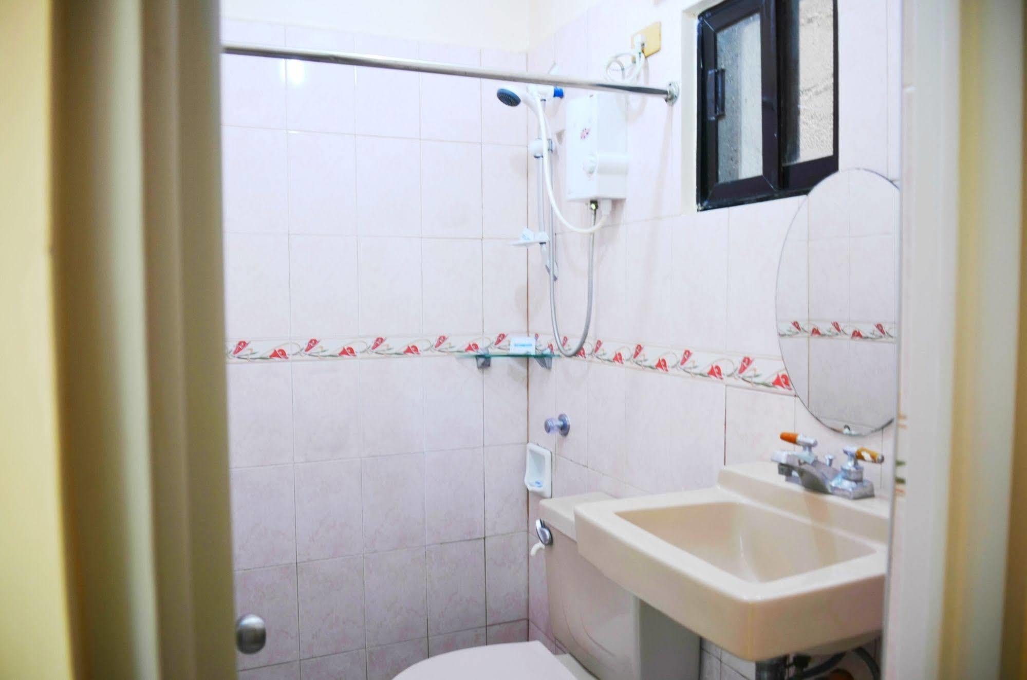 Casa D' Estrella Apartelle Balabag  Екстериор снимка