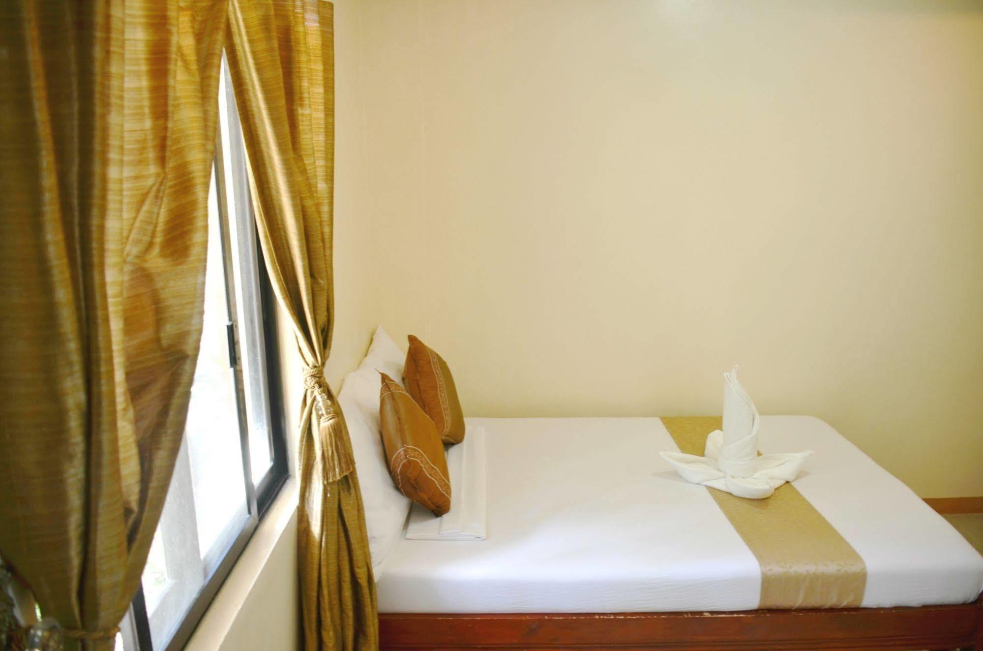 Casa D' Estrella Apartelle Balabag  Екстериор снимка