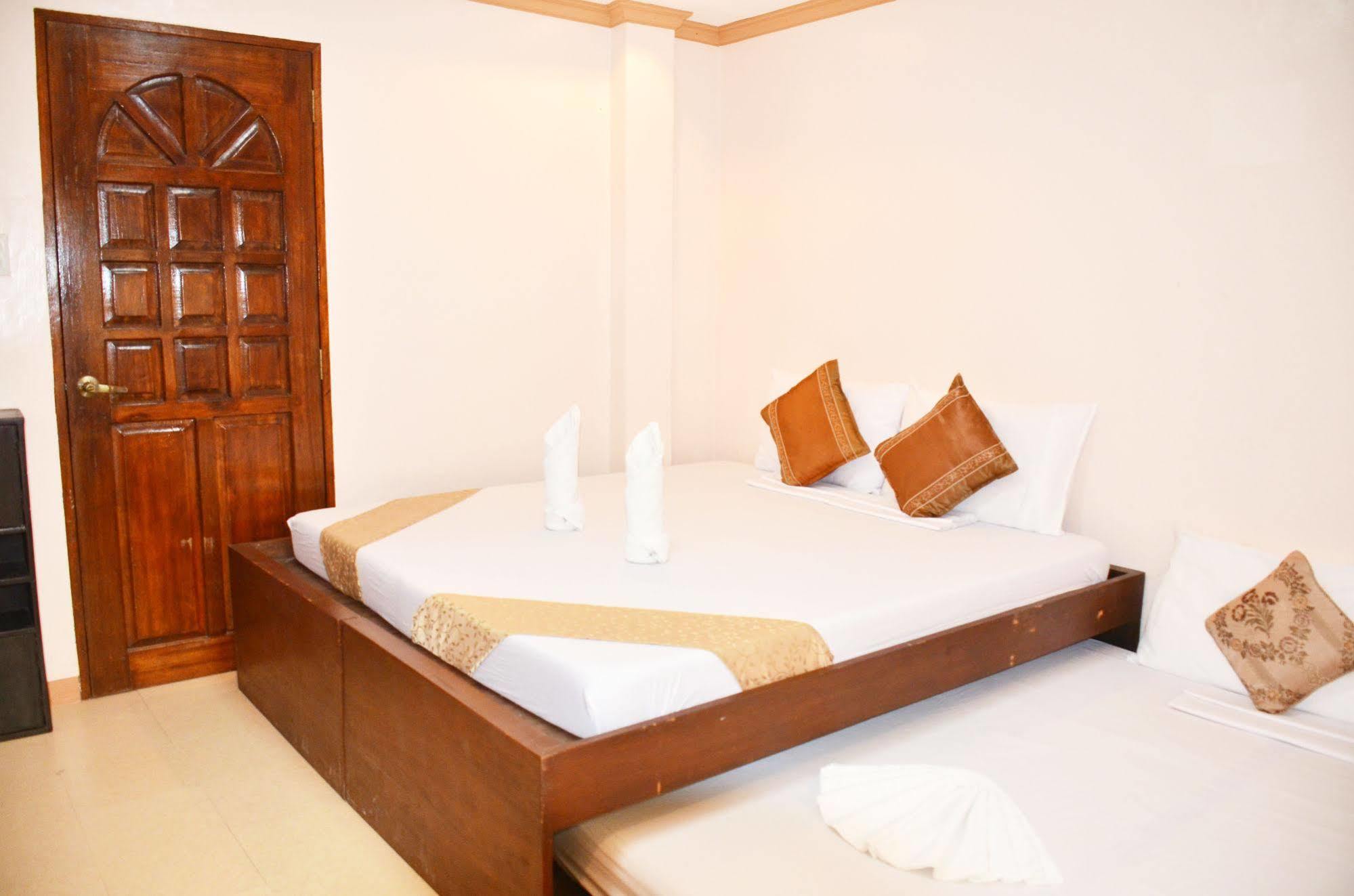 Casa D' Estrella Apartelle Balabag  Екстериор снимка