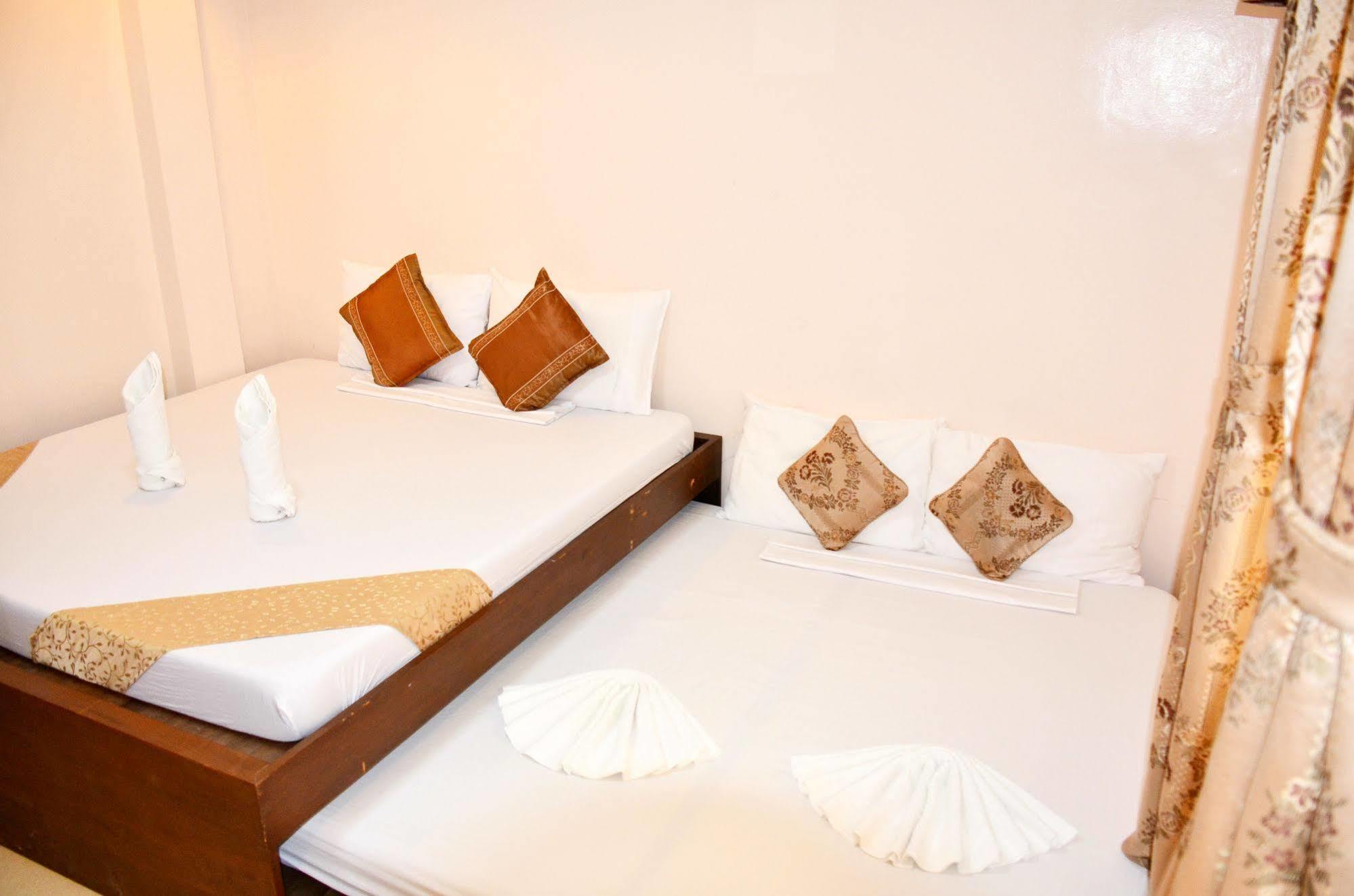 Casa D' Estrella Apartelle Balabag  Екстериор снимка