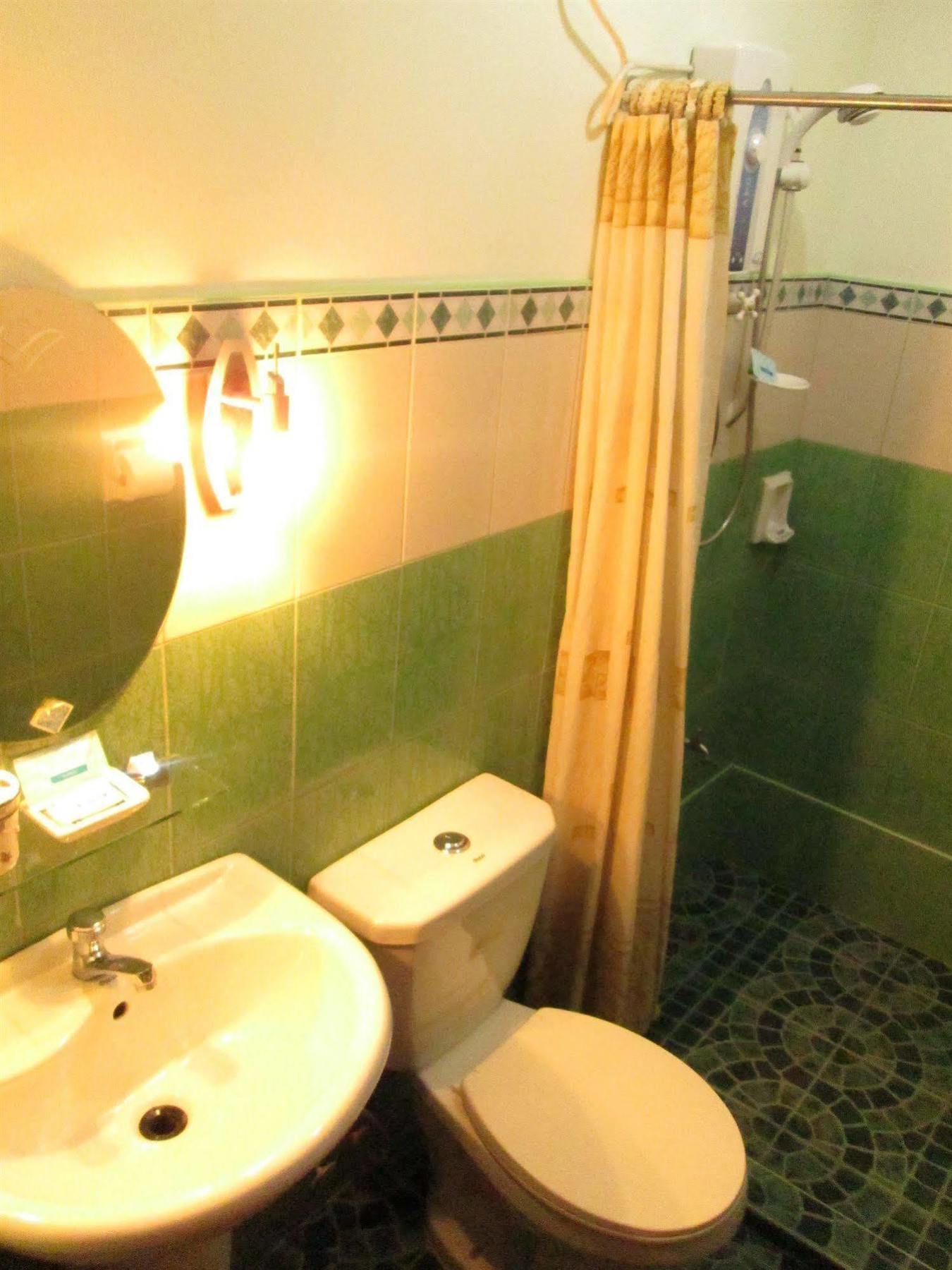 Casa D' Estrella Apartelle Balabag  Екстериор снимка