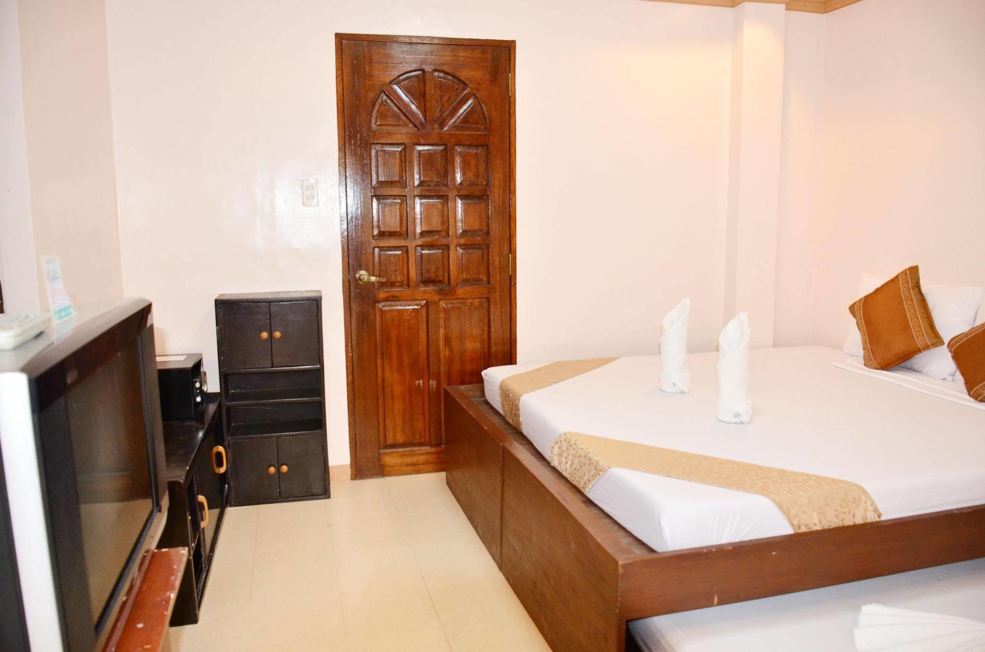 Casa D' Estrella Apartelle Balabag  Екстериор снимка