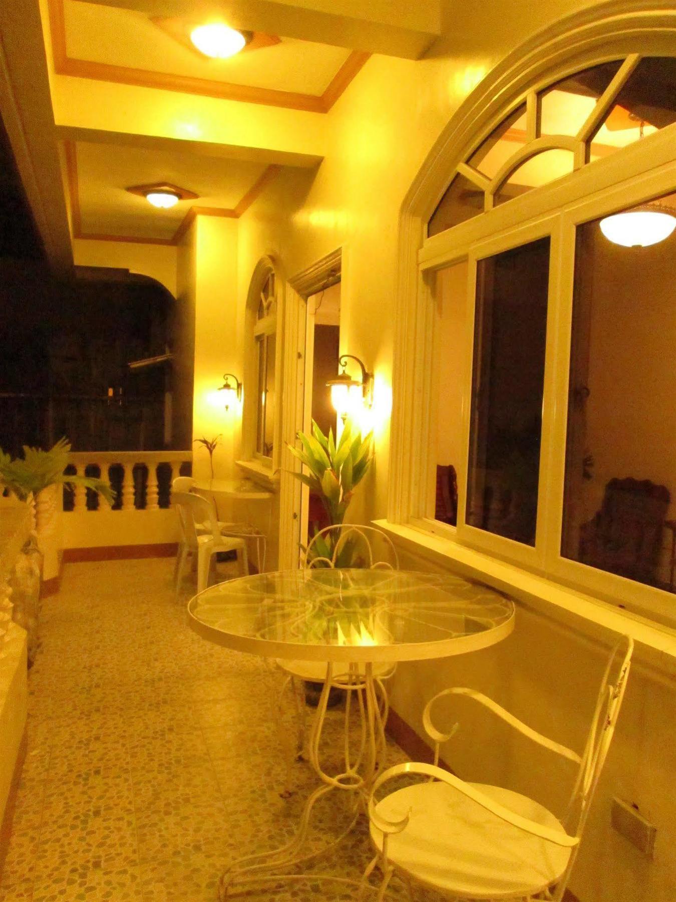 Casa D' Estrella Apartelle Balabag  Екстериор снимка